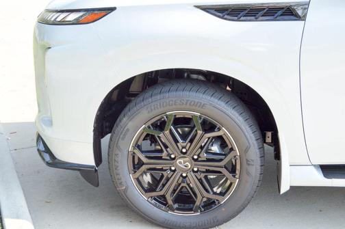2026 INFINITI QX80 SPORT
