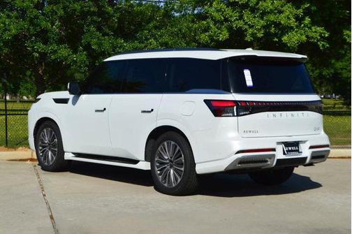 2025 INFINITI QX80 Luxe