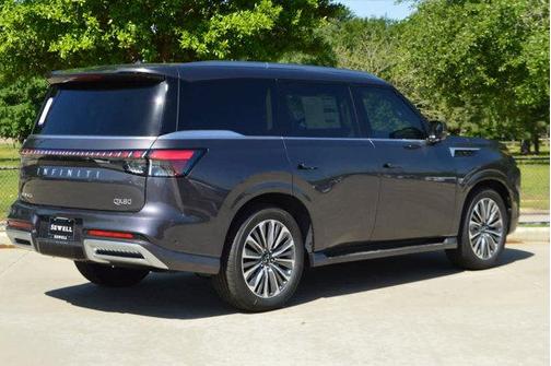 2025 INFINITI QX80 Luxe