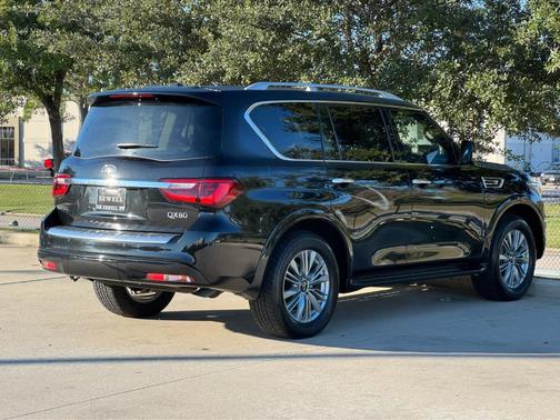 2024 INFINITI QX80 Luxe