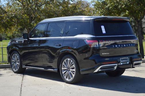 2025 INFINITI QX80 Luxe