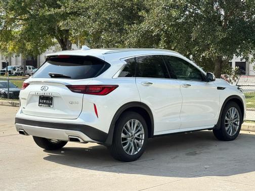 2025 INFINITI QX50 Luxe