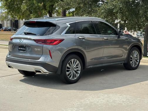 2024 INFINITI QX50 Luxe