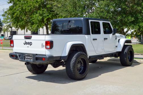 2022 Jeep Gladiator Sport