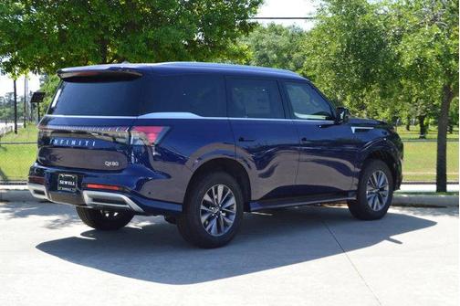 2025 INFINITI QX80 PURE