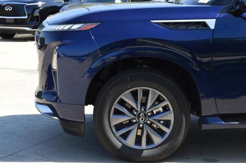 2025 INFINITI QX80 PURE