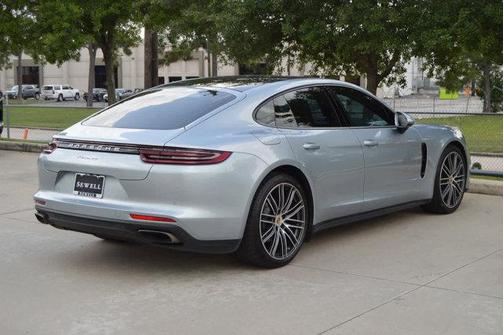 2018 Porsche Panamera Base