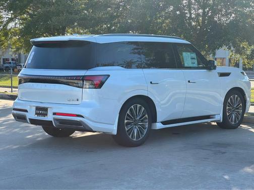 2026 INFINITI QX80 Luxe