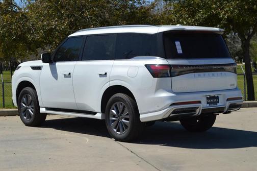 2025 INFINITI QX80 PURE