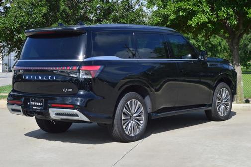 2025 INFINITI QX80 Luxe