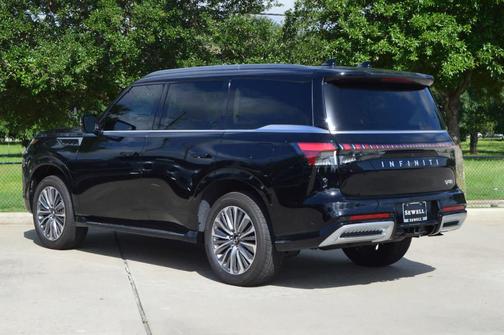 2025 INFINITI QX80 Luxe