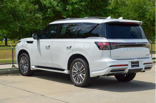 2025 INFINITI QX80 Luxe