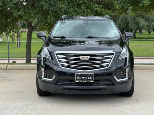 Stellar Black Metallic 2019 Cadillac XT5 Luxury