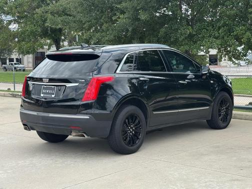 Stellar Black Metallic 2019 Cadillac XT5 Luxury