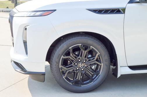2026 INFINITI QX80 SPT