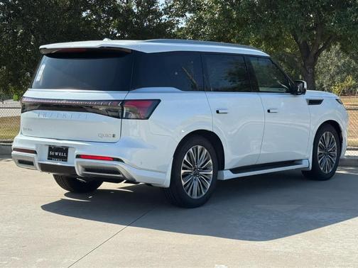 2026 INFINITI QX80 Luxe