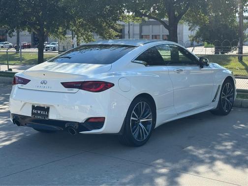 Pure White 2022 INFINITI Q60 LUXE