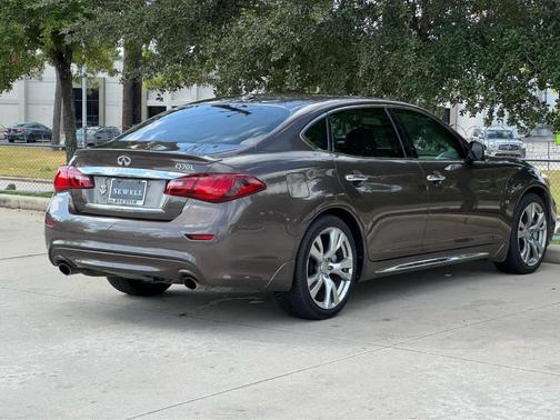 2015 INFINITI Q70L 3.7