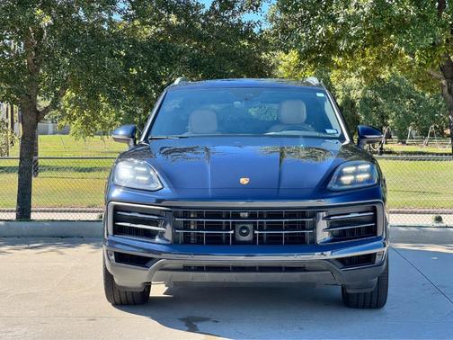 2024 Porsche Cayenne Base