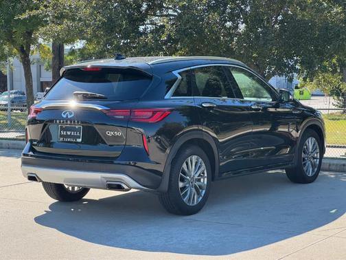 2025 INFINITI QX50 Luxe