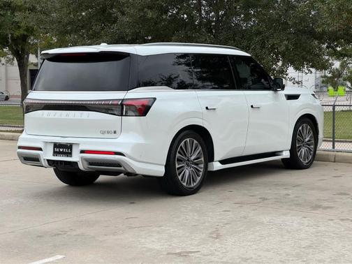 2025 INFINITI QX80 SENSORY