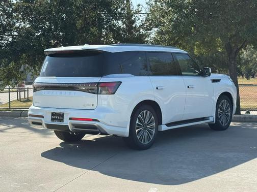 2026 INFINITI QX80 Luxe