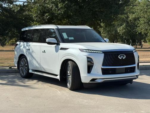 2026 INFINITI QX80 Luxe