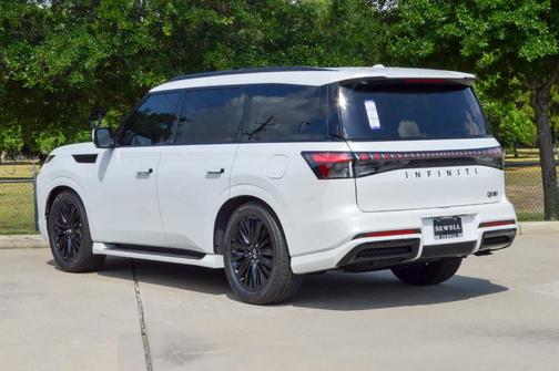2025 INFINITI QX80 Luxe