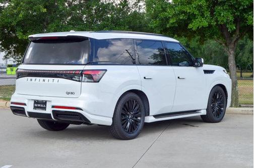 2025 INFINITI QX80 Luxe