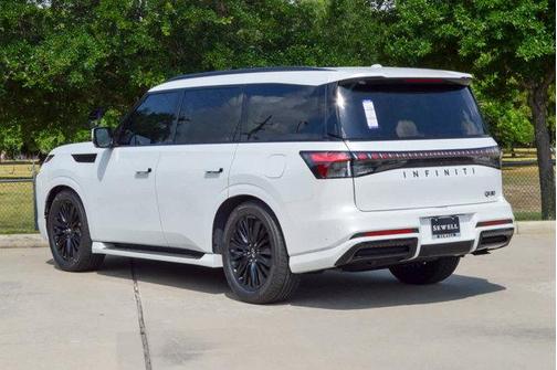 2025 INFINITI QX80 Luxe