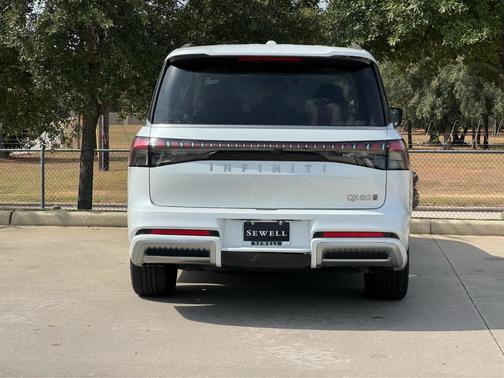 2025 INFINITI QX80 SENSORY