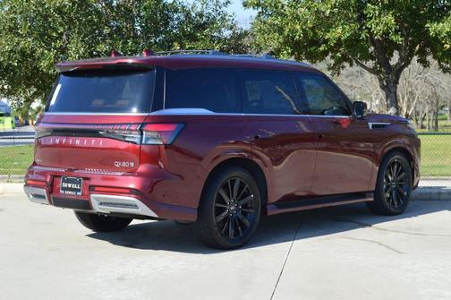 2025 INFINITI QX80 Luxe