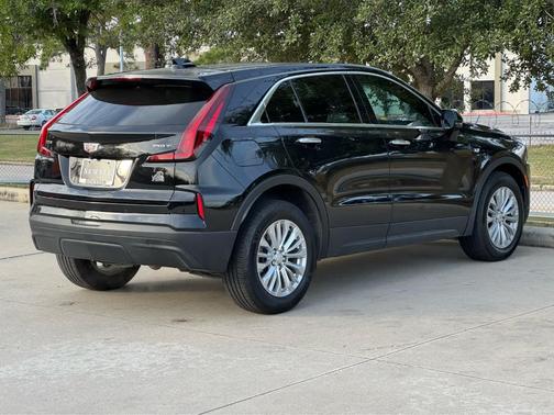 2024 Cadillac XT4 Luxury