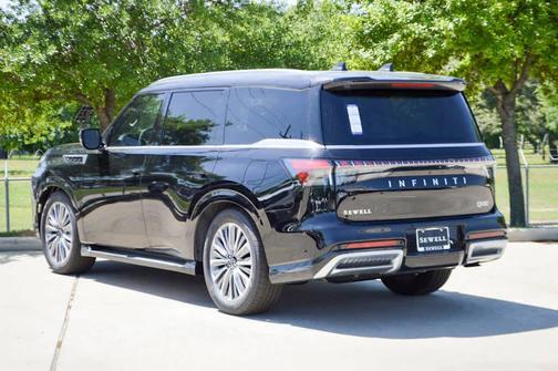 2025 INFINITI QX80 Luxe