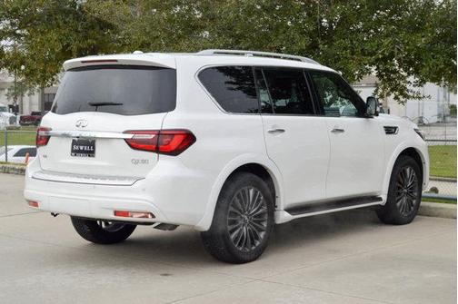 2024 INFINITI QX80 SENSORY