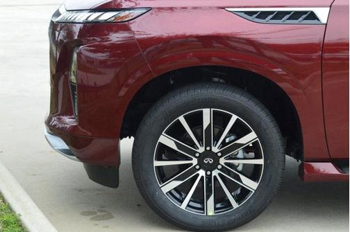 2025 INFINITI QX80 Luxe