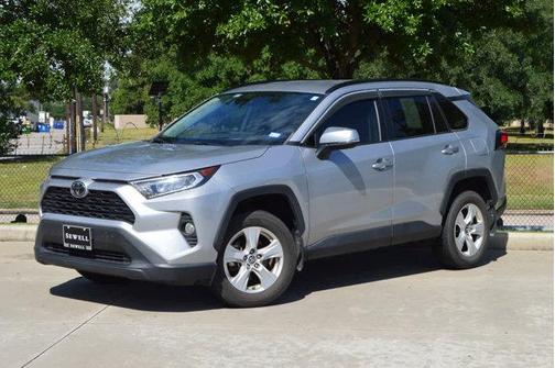 2020 Toyota RAV4 XLE