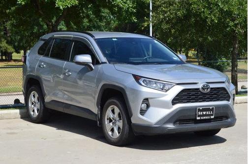 2020 Toyota RAV4 XLE