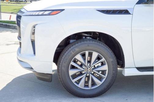 2025 INFINITI QX80 PURE