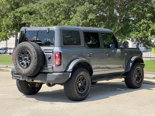 Carbonized Gray Metallic 2024 Ford Bronco Wildtrak