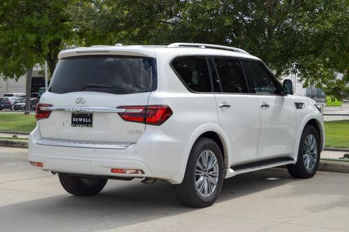 2021 INFINITI QX80 Luxe