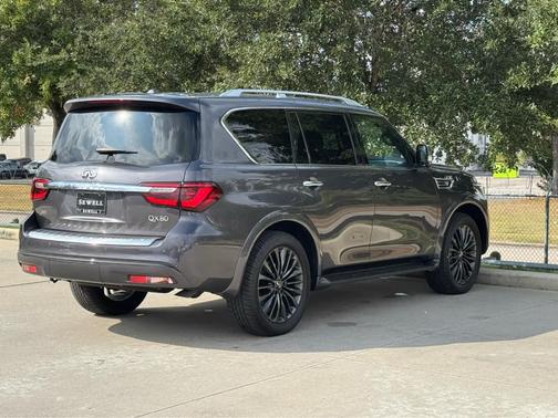 2024 INFINITI QX80 SENSORY