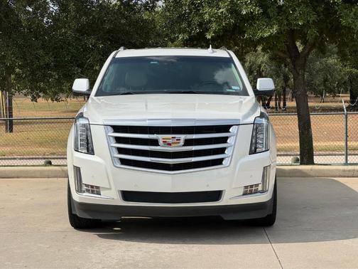 2018 Cadillac Escalade Luxury