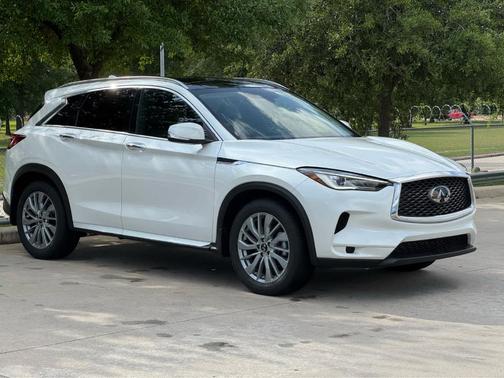 Radiant White 2025 INFINITI QX50 Luxe