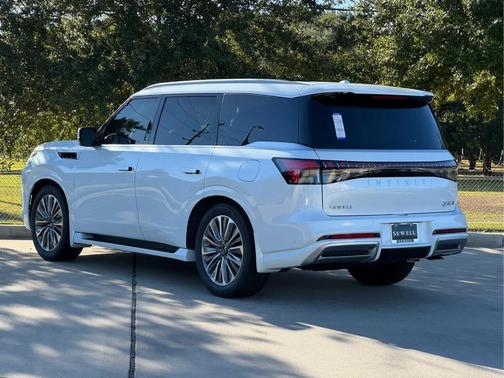 2026 INFINITI QX80 Luxe