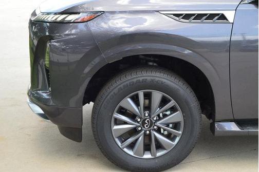 2025 INFINITI QX80 PURE