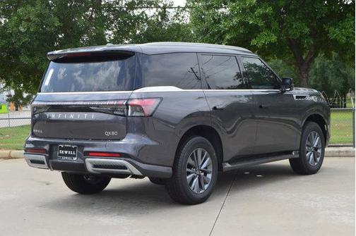 2025 INFINITI QX80 PURE