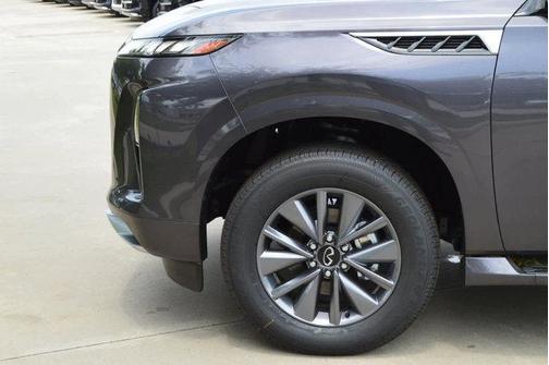 2025 INFINITI QX80 PURE