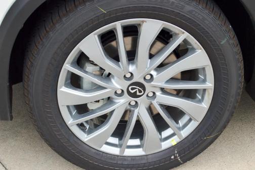 2025 INFINITI QX50 Luxe