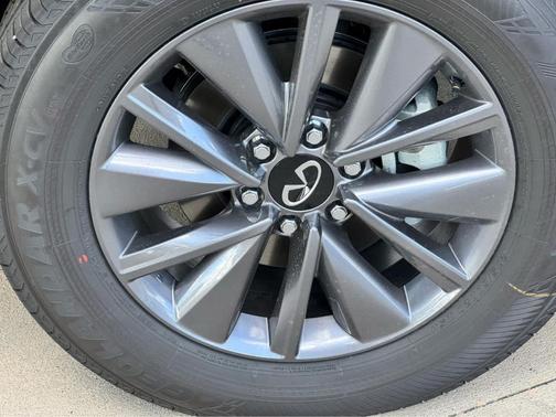 2026 INFINITI QX80 PURE